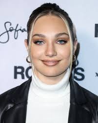 Maddie ziegler is a teen dancer, model and actress from the united states. Everything About Maddie Ziegler S Boyfriends And Her Personal Life