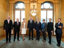 Es zeigt die zusammensetzung des jeweils aktuellen bundesrats. Grosse Departements Rochade Im Bundesrat Zueriost