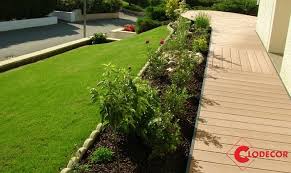 Allee De Jardin En Lames Composites Moka Ocewood Optima Eko Min Amenagement Paysager Paysagiste Terrasse