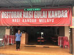Pada zaman sekarang, nasi kandar boleh dianggap sebagai makanan yang mewah. Food Brings Us Together