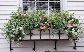 53 Attractive Window Box Planter Ideas To Beautify Up Your Home Roundecor Window Box Flowers Window Planter Boxes Flower Boxes