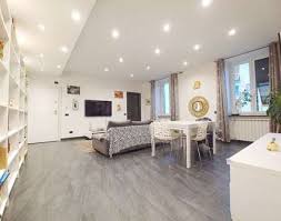 Vendo appartamento (anche ammobiliato) di 7 vani, oltre 110 mq, sesto piano con genova, zona sestri ponente appartamento in vendita da privato. Appartamento In Vendita Genova Sestri Ponente Via Borzoli