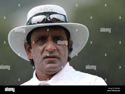 Asad rauf cricket umpire hi-res stock photography and images