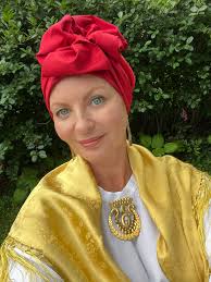 Hyvää kansallispukupäivää! Klaukkalan kirjastossa juhlittu🌸