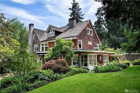 At one point in the evening, vedder led a singalong of the weight with murray, derek trucks, and fellow vips joining in on the fun. Kurt Cobain S Seattle House Is For Sale For 7 5 Million