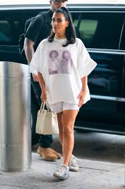 Browse kim kardashian's style, fashion and wardrobe evolution in over 100 pictures on vogue.co.uk. Kim Kardashian S Best Outfits Kim Kardashian Fashion Photos