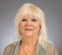 Debra Cope's Instagram, Twitter & Facebook