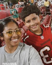 𝑹𝒐𝒙𝒂𝒏𝒂 𝑯𝒆𝒓𝒏𝒂𝒏𝒅𝒆𝒛 (@hdzroxie) · Instagram photos and videos