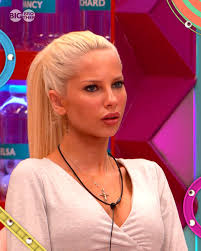 And the crowd goes MILD 😃 Richard's talent show story had the whole House  shook #BBUK