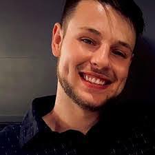 Kyle Hatt's Instagram, Twitter & Facebook