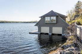 Gravenhurst, bracebridge, huntsville, lake of bays and muskoka lakes. Coastal Muskoka Living Interior Design Ideas Home Bunch An Interior Design Luxury Homes Blog Lakefront Living Boathouse Design House Boat