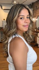Makes sense to me 🤷🏽‍♀️ ,  #latinasalonowner#latinahaircolorist#latinahaircolor#latinabeauty#hairrreels#hairrreelsofinstagram#blondehighlights#teasylightsandbalayage#longhair#dimensionalblonde#rocheste...