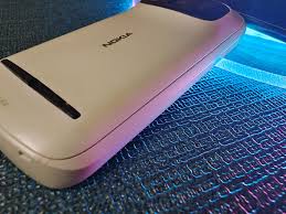 Retro Review ; Nokia 808 Pureview ...
