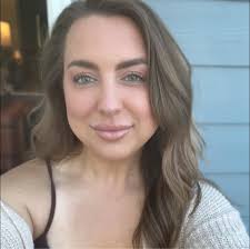 Head massage with scalp scratching and combing services