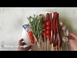 что подарить на 23 февраля мужчине у которого все есть Delaem Muzhskoj Buket Iz Kolbasy Myasnoj Buket Svoimi Rukami Diy Man Bouquet Youtube Nebolshie Podarki Muzhchina Buket Alkogol Buket