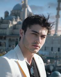 👕 @lanificiodilivenza Modelo : @miguelvalenciavl Stylist :  @manueldelgado.moda