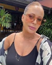 Um modelo mais lindo que o outro com 30% av e 20% no prazo!!! VEM PRA DONNA  LU!!!