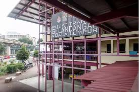 In conjunction with the bus pilot testing programme, a technical. Rumah Transit Rumah Transit Kl Bantu Gelandangan Berdikari The Malaysian Insight Gelandangan