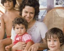 Foto: Elis Regina é considerada como uma das maiores cantoras do Brasil.  Ela faleceu aos 36 anos em 1982 deixando três filhos pequenos. - Purepeople