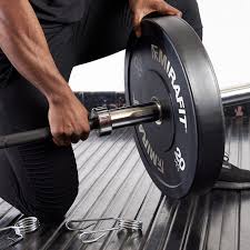 It is heavier than your prototypical olympic barbell as it weighs 60lbs/27.2kg. How To Load A Weight Bar Mirafit