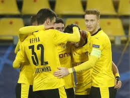 Borussia dortmund's home form is good with the following results : Borussia Dortmund Vs Vfb Stuttgart 1 5 Lucien Favre Kami Bermain Sangat Buruk Bola Tempo Co