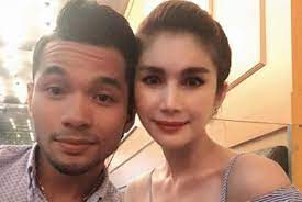 Semenjak dua menjak ni, panas di media sosial gosip usahawan kosmetik nur sajat dan kekasih, coach yin katanya sudah. Foto Kesan Lebam Coach Yin Didakwa Pukul Sajat