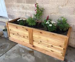1001 Modeles De Jardiniere Pour Balcon Ou Terrasse Choisissez une caisse de déménagement d'une taille qui correspond au idéale pour décorer le balcon et la terrasse, cette belle jardinière artisanale peut trouver sa place au rebord de la fenêtre ou au milieu du jardin. modeles de jardiniere pour balcon ou