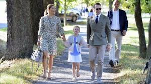 Als die kleine isabella am 21. Prinzessin Estelle Von Schweden Privat Zum 9 Geburtstag Was Man Uber Die Kleine Thronfolgerin Wissen Muss News De