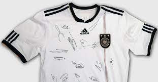 Adidas deutschland em 2021 dfb trikot müller heim € 109,90 € 79,90 versandfertig in 7 tagen. Das Dfb Team Signiert Trikot Der Wm 2010 In Sudafrika