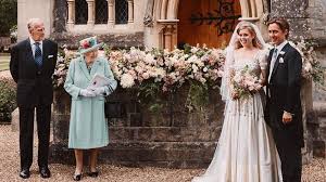 Bei oe24.at finden sie news, gerüchte und skandale rund um ihre stars und vip´s aus österreich und der welt. Eugenie Oder Beatrice Wer Trug Das Schonere Brautkleid Promiflash De