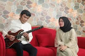 Ada sebagian lagu yang masih belum kita perbaiki. Rhoma Irama Bakal Berkolaborasi Dengan Anisa Rahman