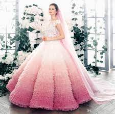 Maybe you would like to learn more about one of these? Grosshandel Gradient Rosa Lavendel Ballkleid Brautkleid Juwel Ausschnitt Mit Kurzen Armeln Blumenapplikationen Brautkleides Mit Charme Tiered Fluffy Brautkleider Von Xzy1984316 289 45 Auf De Dhgate Com Dhgate