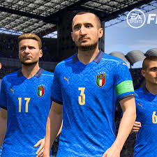 Il presidente del consiglio, mario draghi, ha incontrato la presidente ursula von der leyen, a roma negli studi di cinecittà in occasione dell'approvazione del piano nazionale di ripresa e resilienza italia domani da parte della commissione europea. Fifa 21 Ottiene La Licenza Della Nazionale Italiana Svelato Il Kit