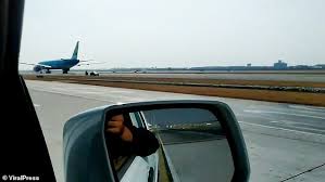 Posted january 26, 2021 05:55 pm by. Motorist Drives Onto Runway Into The Path Of A Boeing 777 After Taking A Wrong Turn In Thailand Newscolony
