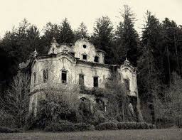 Maisons Abandonnees Et Ou Hantees Abandoned Places Old Abandoned Houses Abandoned Mansions