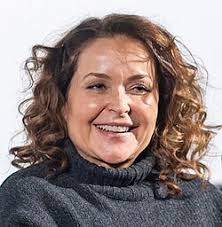 Julia Sawalha