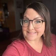 Amanda Hemphill's Instagram, Twitter & Facebook