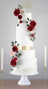 Unique wedding cakes to inspire couples planning their dream reception desserts. These Wedding Cake Ideas Are Seriously Stunning