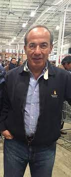 Felipe calderon le da la espalda a genaro garcia luna ! File Felipe Calderon Jpg Simple English Wikipedia The Free Encyclopedia