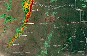 Nouna line of thunderstorms preceding a cold front. Squall Line Becoming Better Organized As It Moves Closer To Interstate 35 Texas Storm Chasers