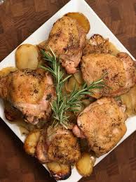 Rosemary Roasted Chicken With Apples And Potatoes In 2020 Rosemary Roasted Chicken Chicken Recipes Recipes