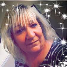 Lorraine Elmore's Instagram, Twitter & Facebook