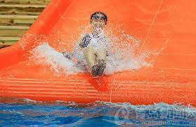 智者乐水真不假炎炎夏日青岛qingdao各家水上乐园受追捧 qingdao pool float outdoor