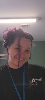 39, father of 2 kiddos, libra, cat and dog owner, lover of movies/tv, D&D,  cooking, and I'm a third of the way through massage therapy school and I'm  loving. I live in