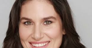 Jennifer Bunn's Instagram, Twitter & Facebook