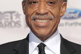 Paula Deen burns herself again