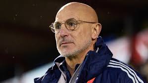 Huấn luyện viên của đội tuyển Tây Ban Nha là ai? Thành tích và các câu lạc  bộ từng dẫn dắt