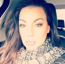 Natalie Lott's Instagram, Twitter & Facebook