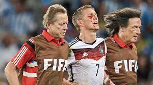 In der wm 2014 hat deutschland im finale gegen argentinien gespielt. Wm Finale 2014 Platzwunden Und Gehirnerschutterungen Wie Viel Muss Ein Fussballer Aushalten Gesundheit Bild De