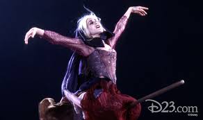 Sarah explained how she remained up in the harness reading wile everyone took breaks. Did You Know 13 Diabolical Facts About Hocus Pocus D23